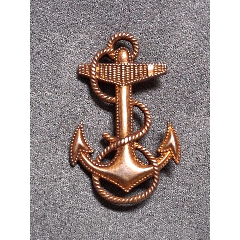 Vintage US Navy Fouled Anchor Pin Rope Nautical